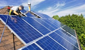 Service d'installation de photovoltaïque et tuiles photovoltaïques à Estrablin